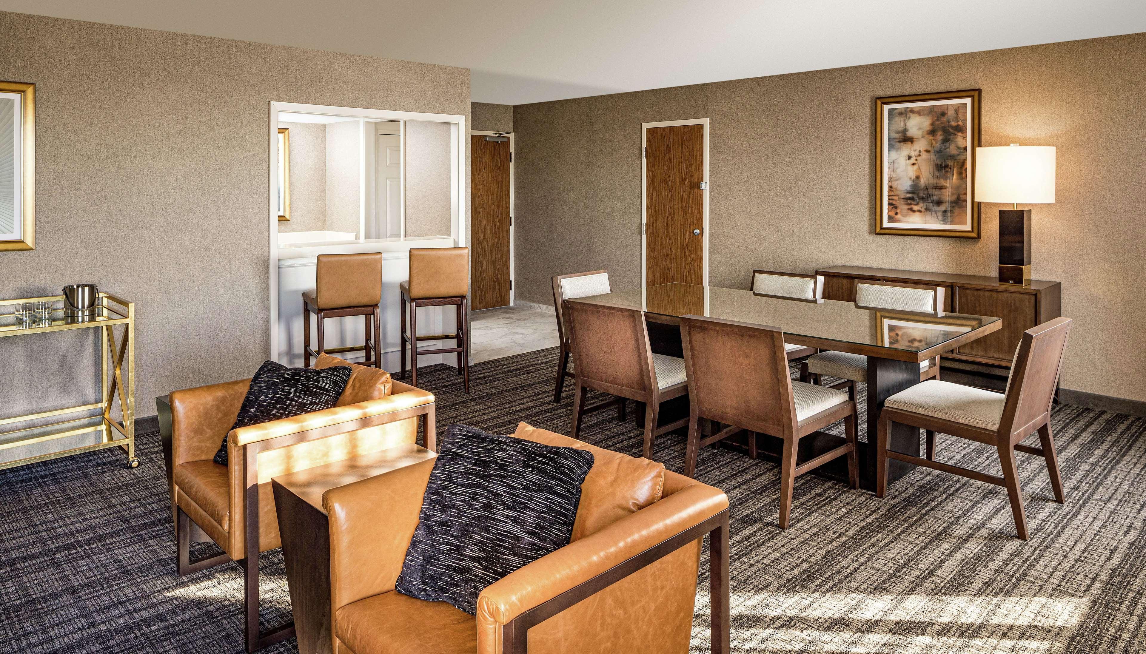 Doubletree By Hilton Dallas Near The Galleria Esterno foto