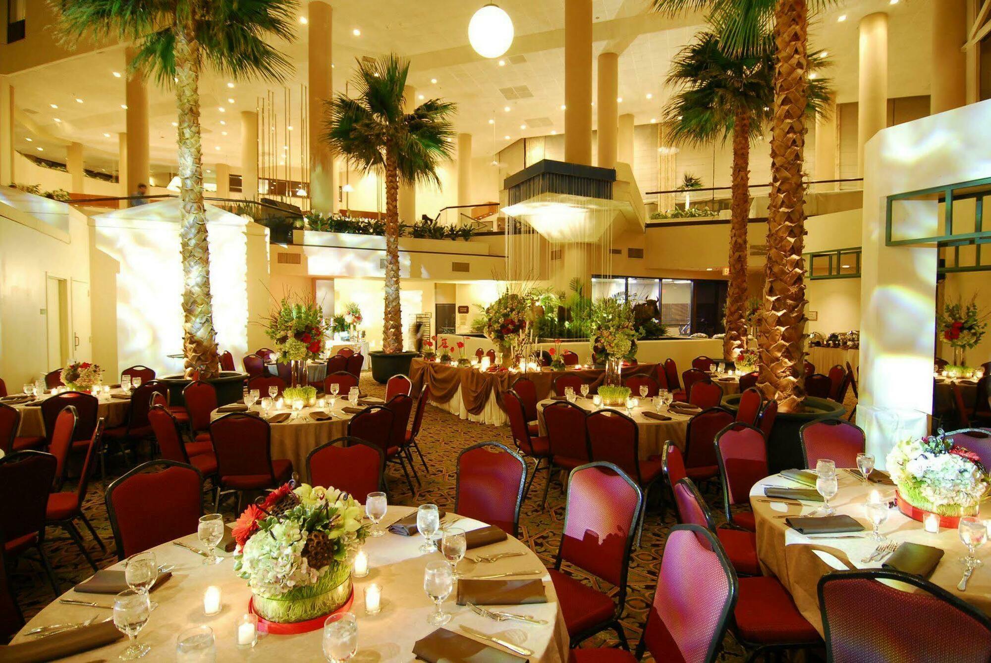Doubletree By Hilton Dallas Near The Galleria Esterno foto
